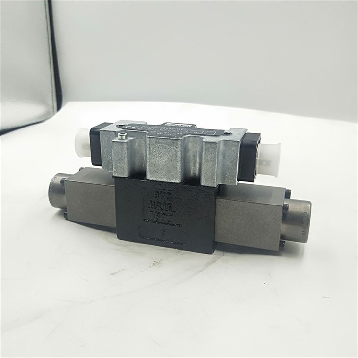 Original Parker Hydraulic Directional Valve D1VW004CNJW D1FVE02BCVLW25 D91FCE01HC2NE70 Parker Valve D1VW D1FVE D1FVE02BCVFOA in Stock